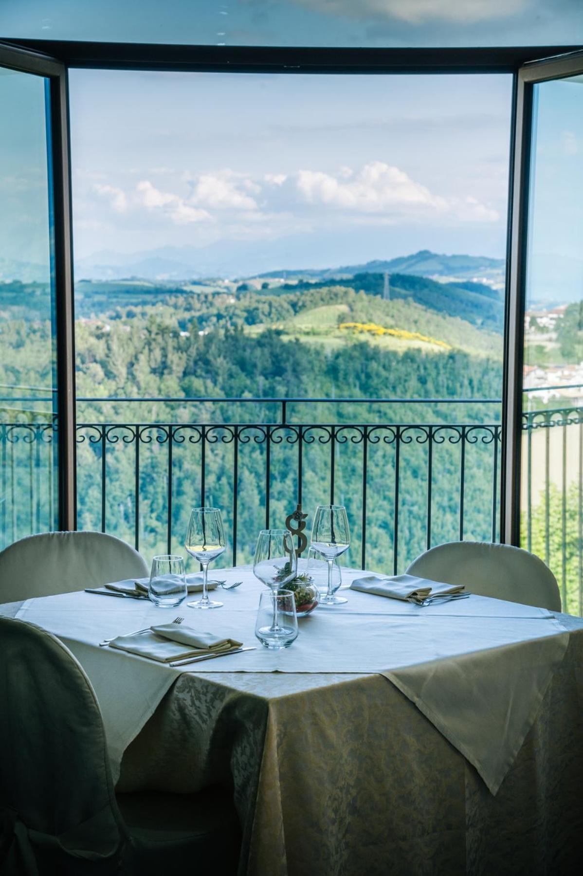 Fortezza Hotel Civitella Del Tronto Exterior photo